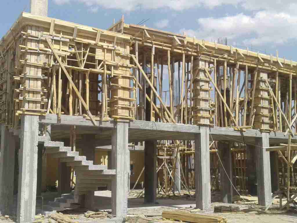 Karaisalı İnşaat Kalıpçısı